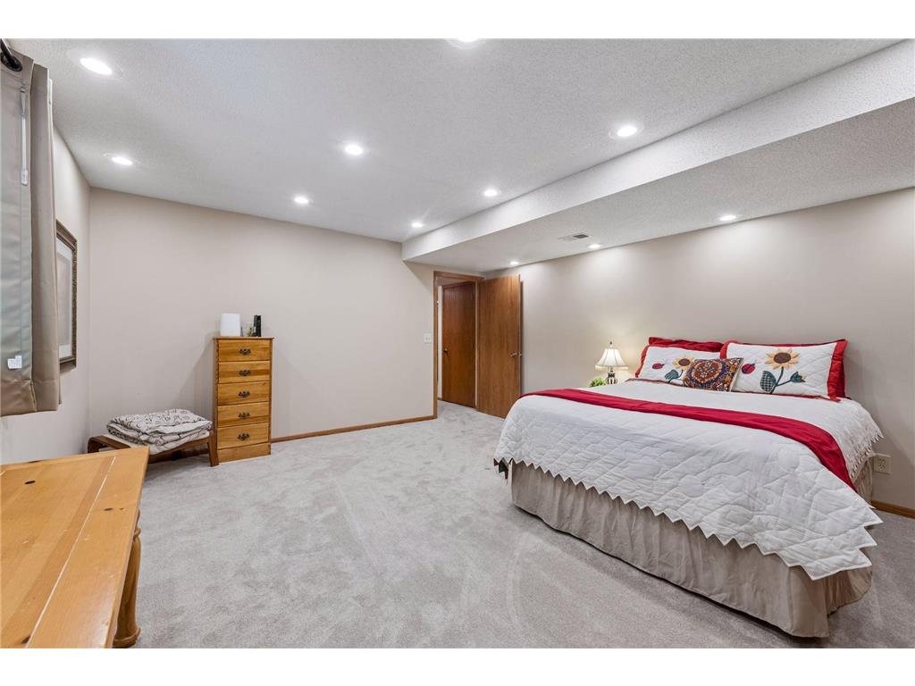 4015 Forestview Lane N Plymouth MN 55441 7067998 image33