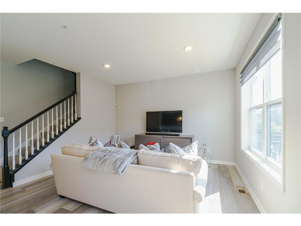 4015 River Valley Way Eagan MN 55122 7082050 image11
