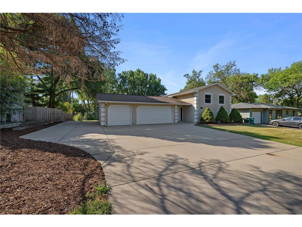 4016 Mica Trail, Eagan, MN 55122 MLS 6242844 Edina Realty