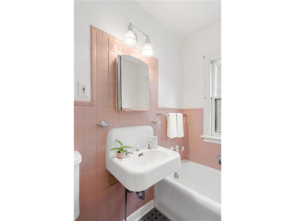 4019 Xerxes Avenue S Minneapolis MN 55410 7072953 image38