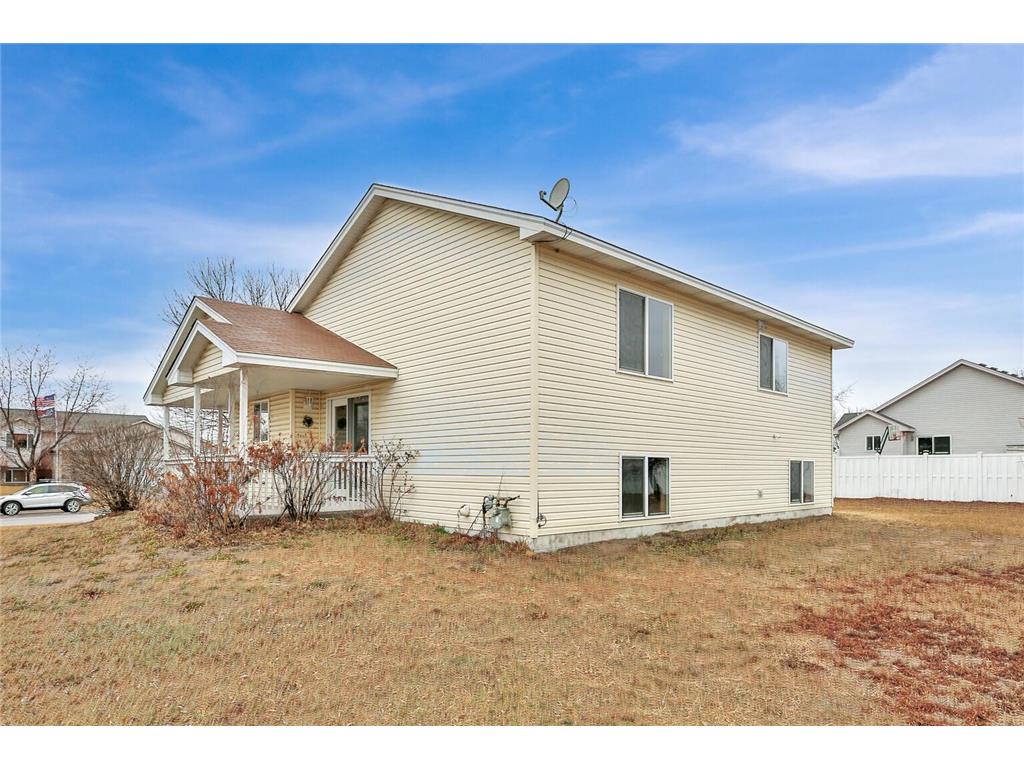 402 10th Avenue NW Isanti MN 55040 6171674 image1