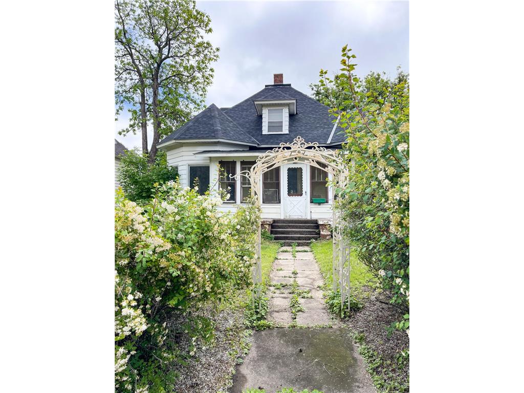 402 1st Street NE Little Falls MN 56345 6547512 image1