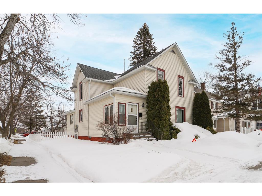 402 2nd Street SE, Wadena, MN, 56482 MLS 6346485 Edina Realty