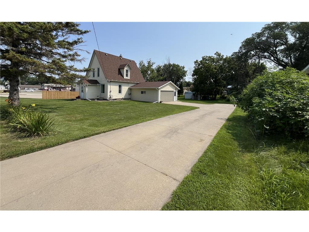 402 3rd Avenue NW Dodge Center MN 55927 6582531 image1