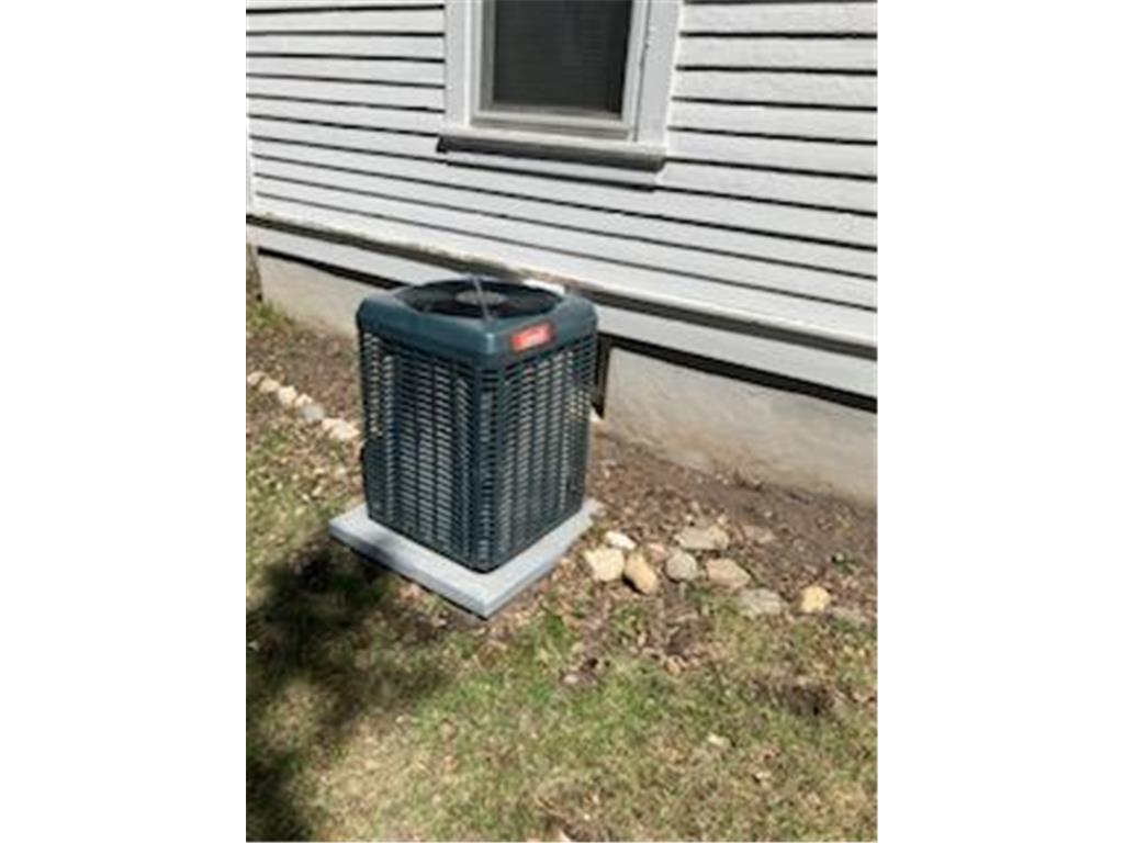 402 4th Avenue W, Lamberton, MN, 56152 MLS 6522714 Edina Realty