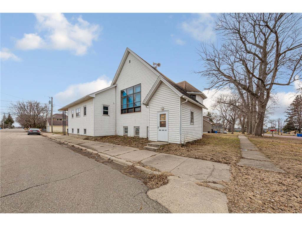 402 4th Street N Ellendale MN 56026 7004930 image1