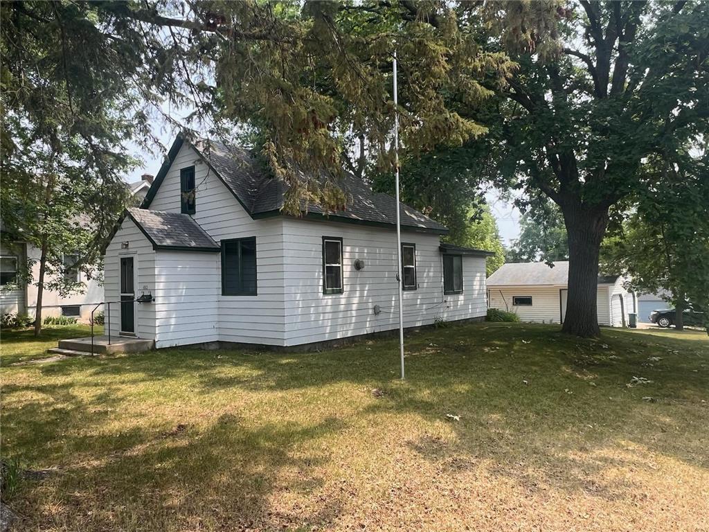 402 7th Street NE Staples MN 56479 6400533 image1
