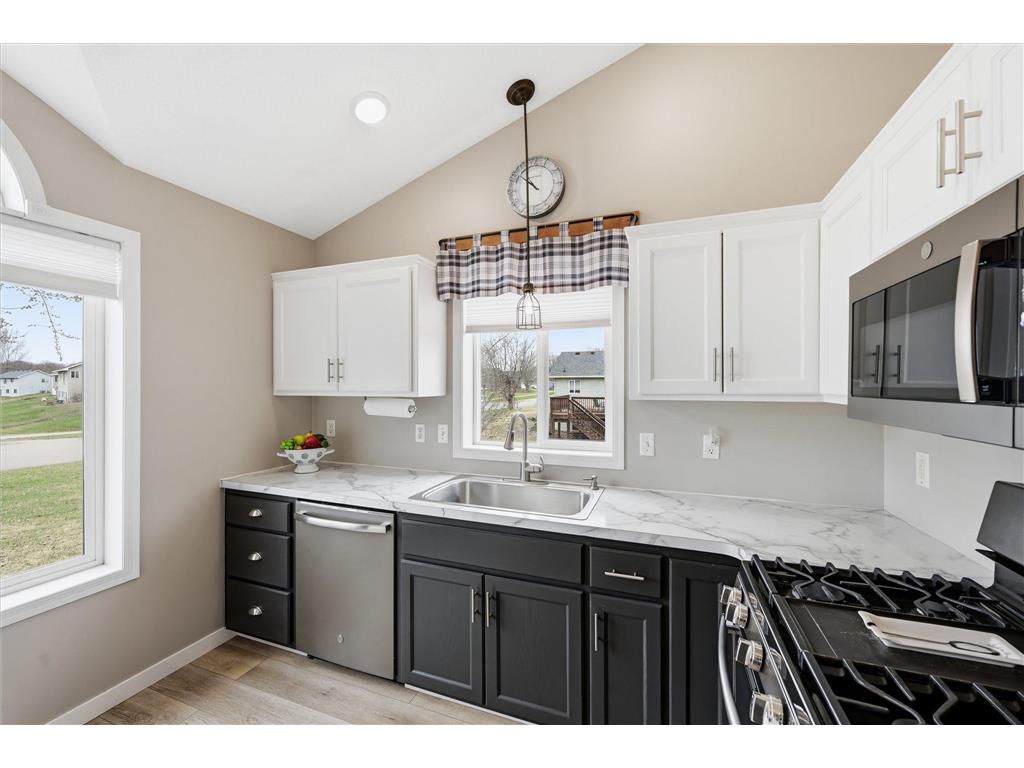 402 Birch Street SW Isanti MN 55040 7039343 image5