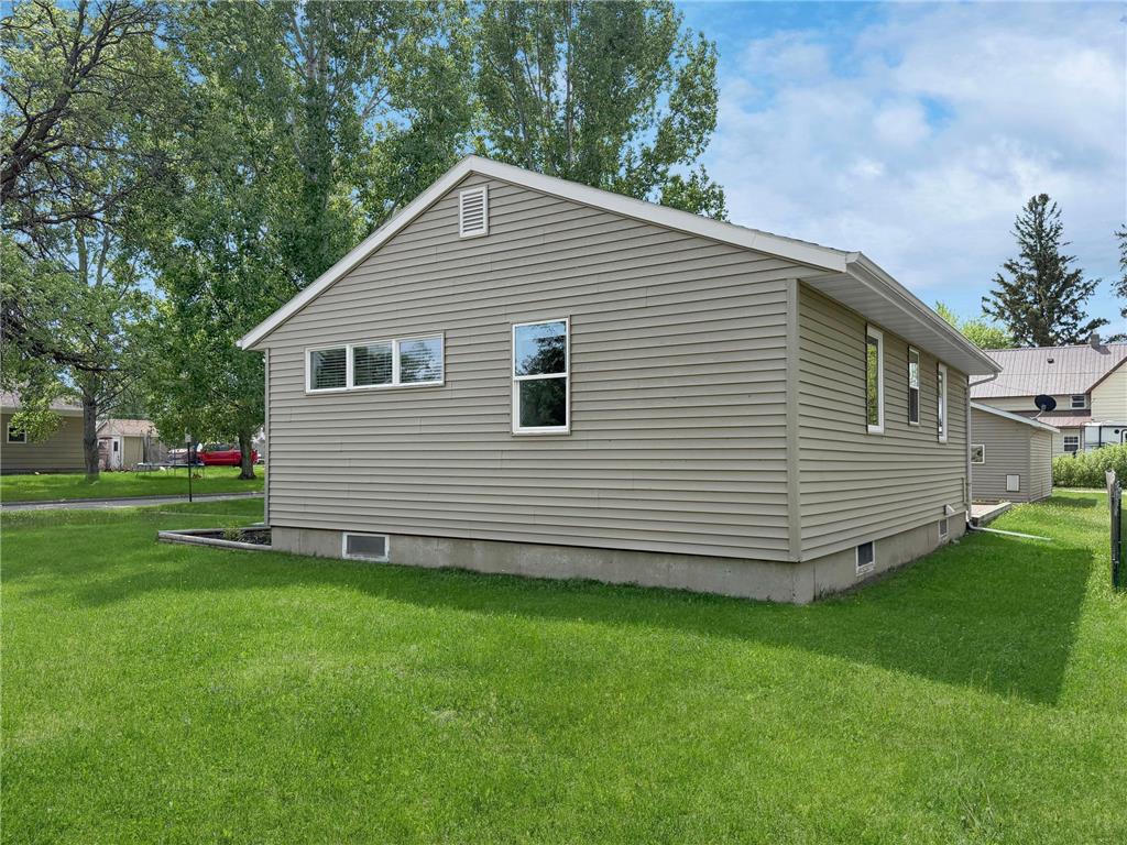 402 Chicago Avenue SW Red Lake Falls MN 56750 7083926 image4