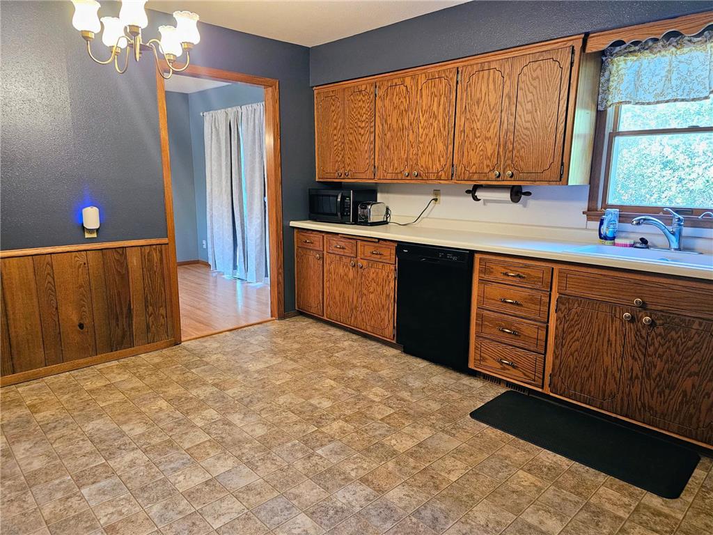 402 E 2nd Street N Truman MN 56088 6790179 image12