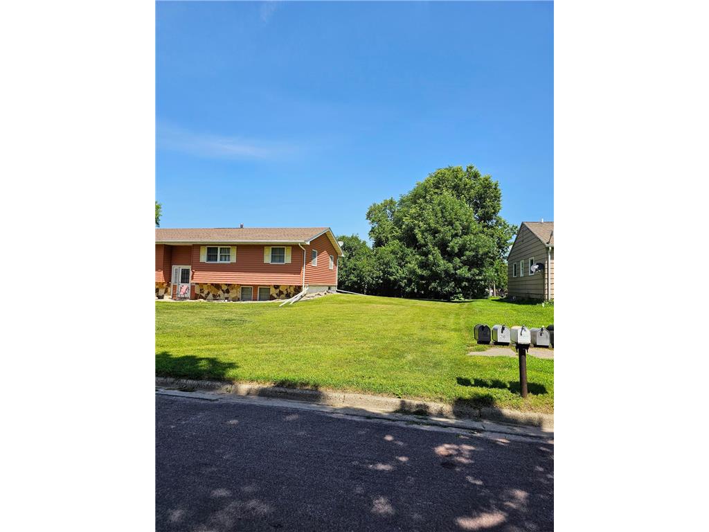 402 E 2nd Street N Truman MN 56088 6790179 image2