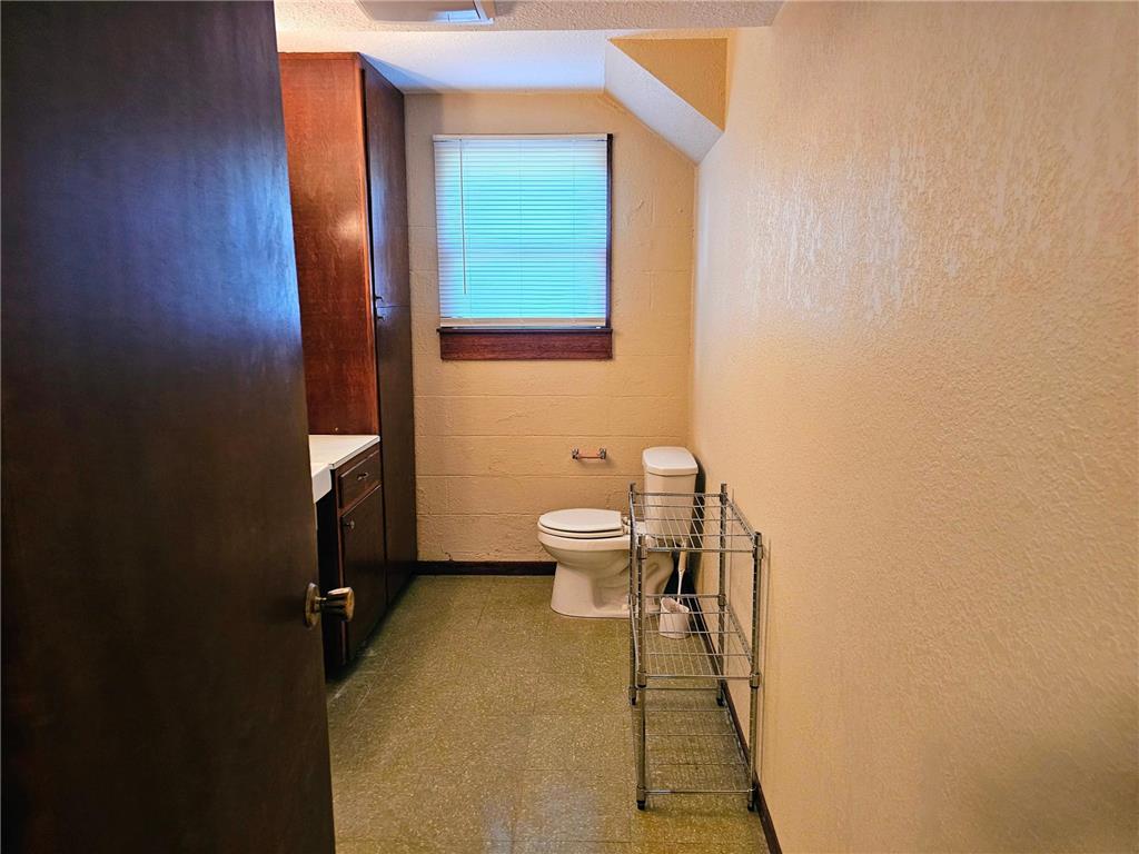 402 E 2nd Street N Truman MN 56088 6790179 image32