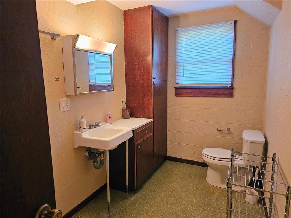 402 E 2nd Street N Truman MN 56088 6790179 image33