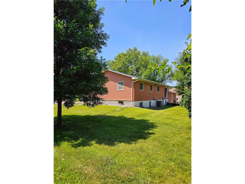 402 E 2nd Street N Truman MN 56088 6790179 image47