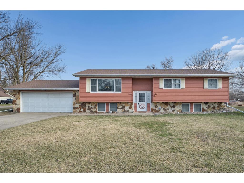 402 E 2nd Street N Truman MN 56088 7052006 image1