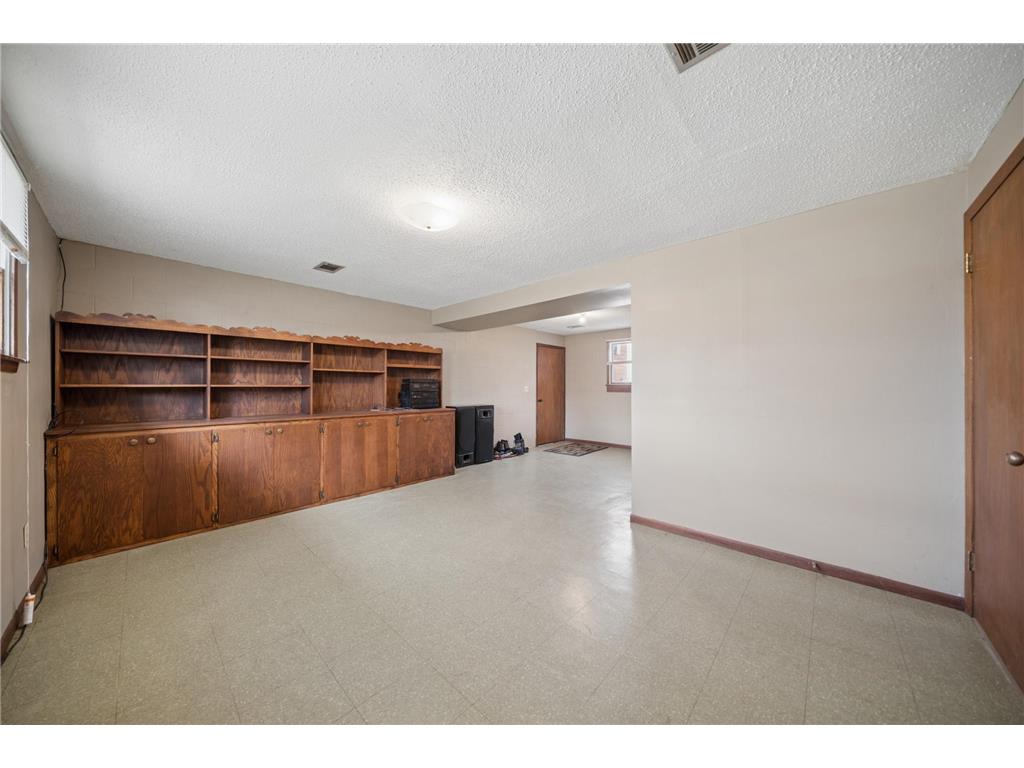 402 E 2nd Street N Truman MN 56088 7052006 image19