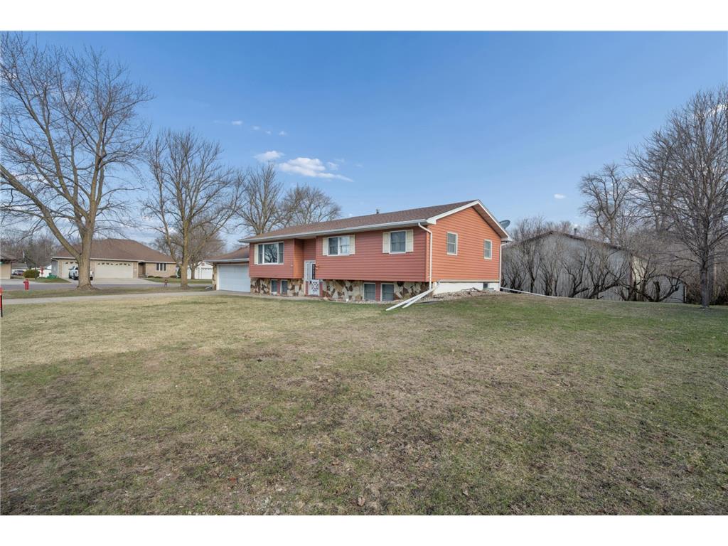 402 E 2nd Street N Truman MN 56088 7052006 image2