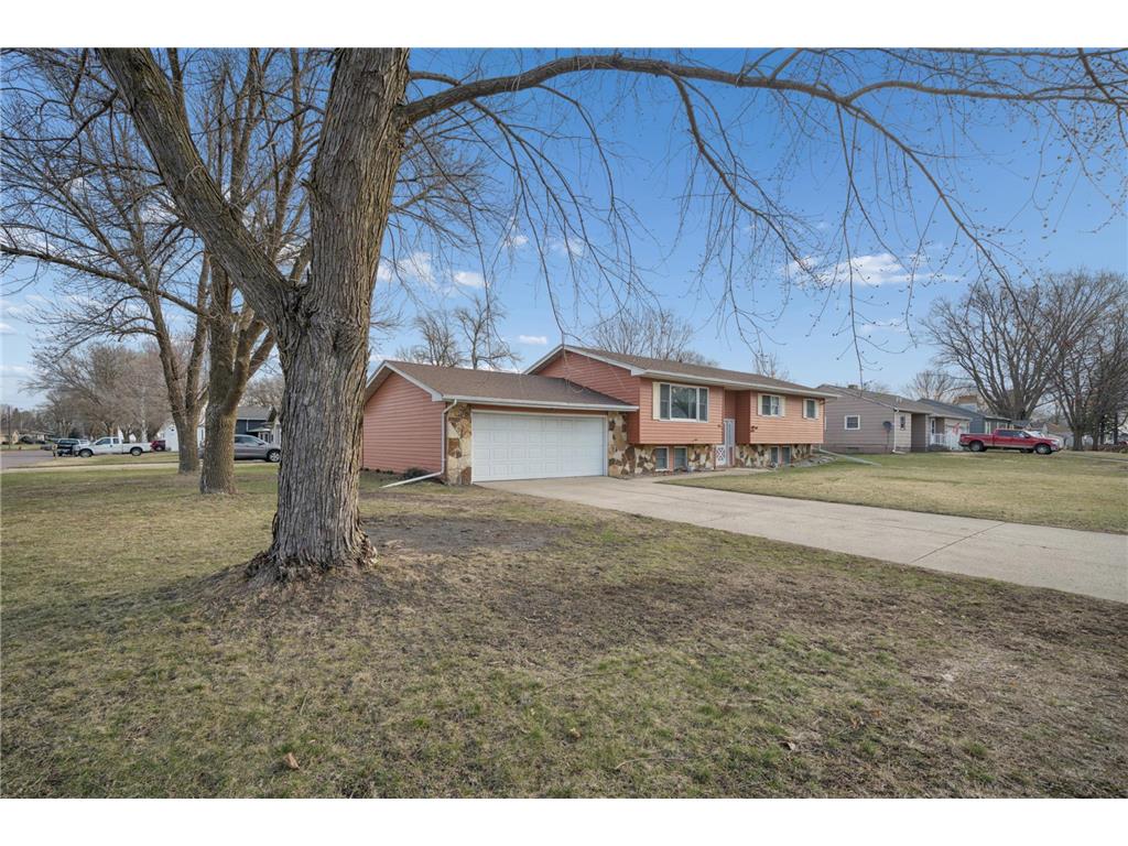 402 E 2nd Street N Truman MN 56088 7052006 image3