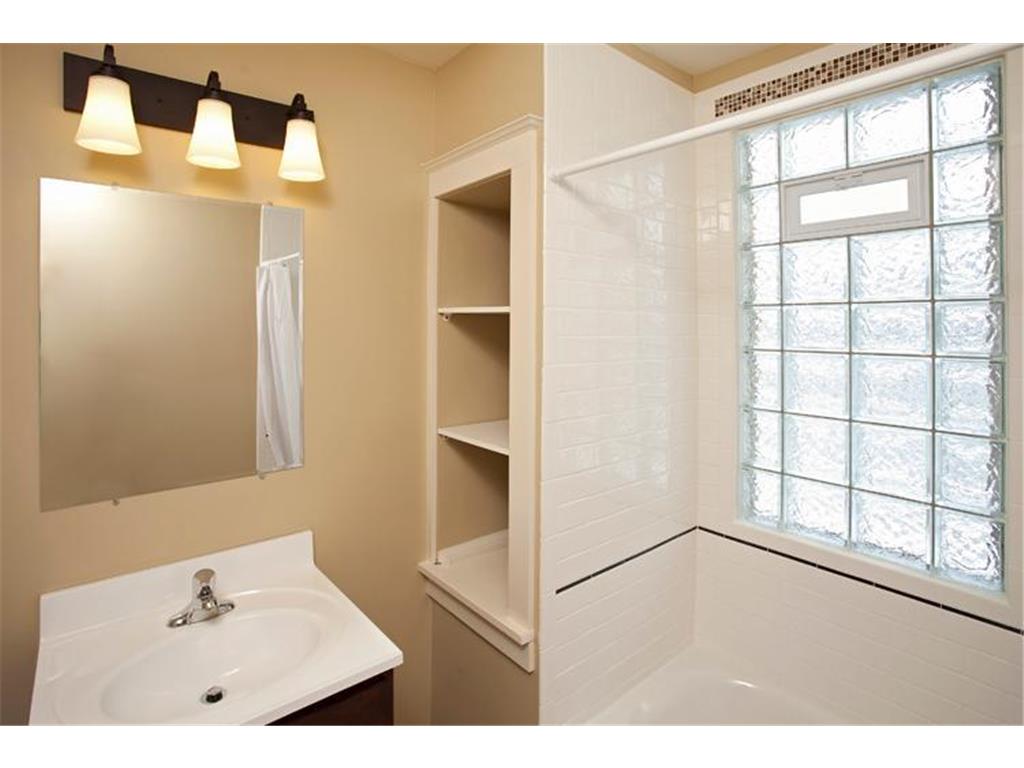 402 Hope Street Saint Paul MN 55106 7069580 image136