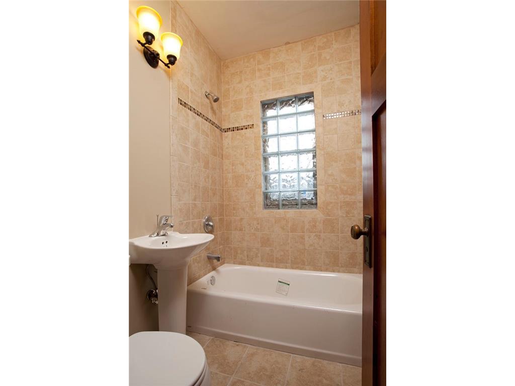 402 Hope Street Saint Paul MN 55106 7069580 image8