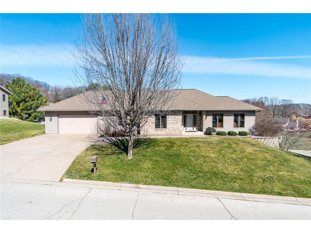 402 N Hill Street La Crescent MN 55947 6508265 image1