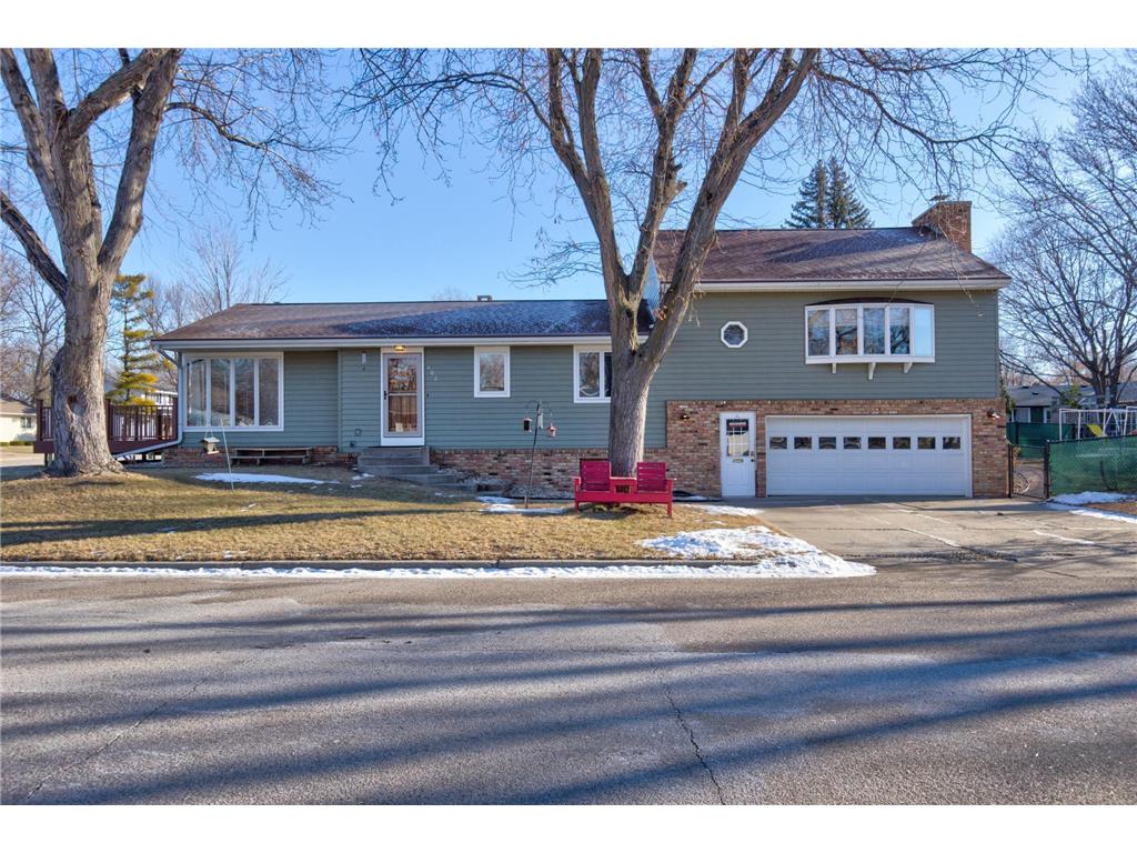 402 N Minnesota Street Marshall MN 56258 6314979 image1