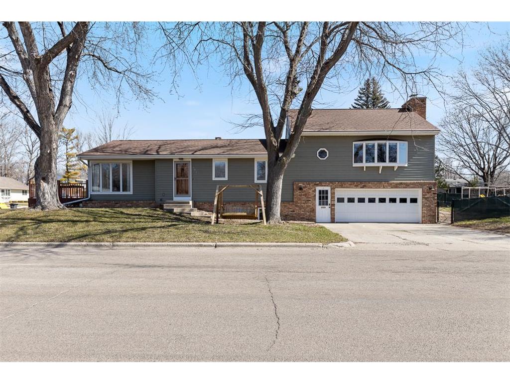 402 N Minnesota Street Marshall MN 56258 6505902 image1