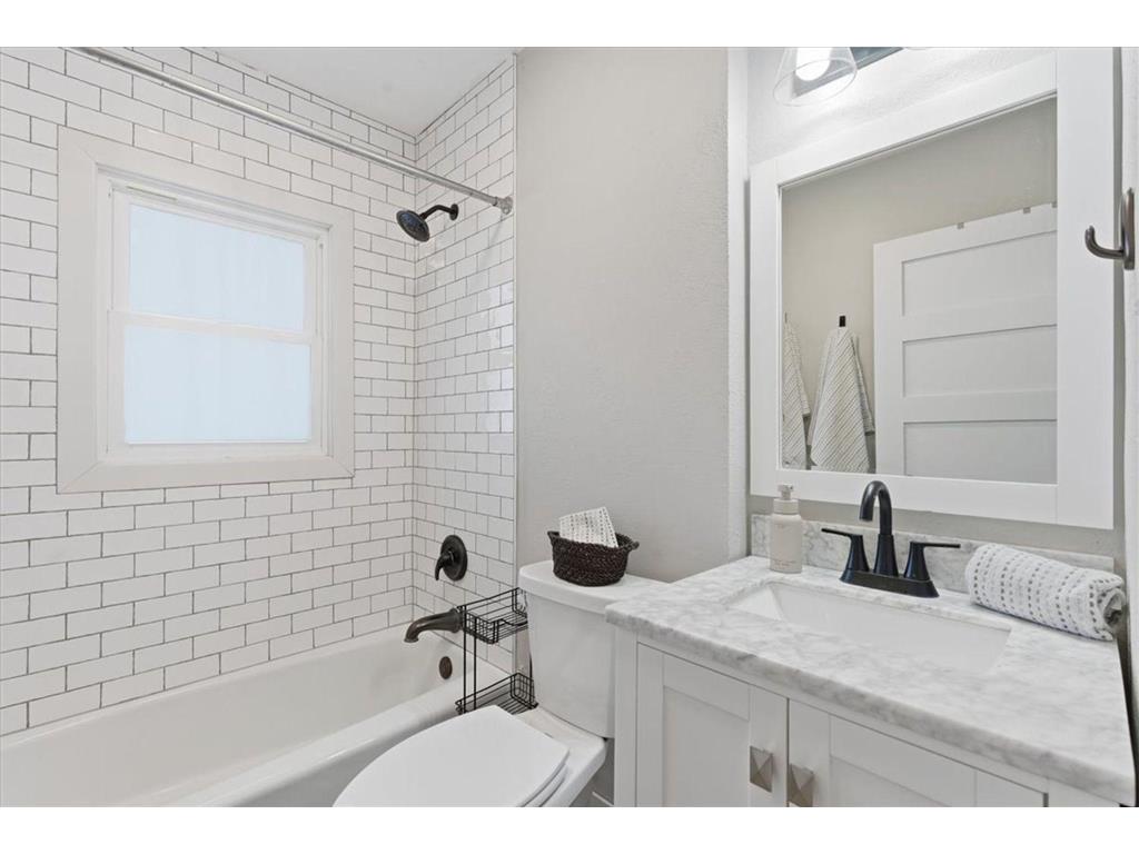 402 N Oak Street Lake City MN 55041 7017804 image19