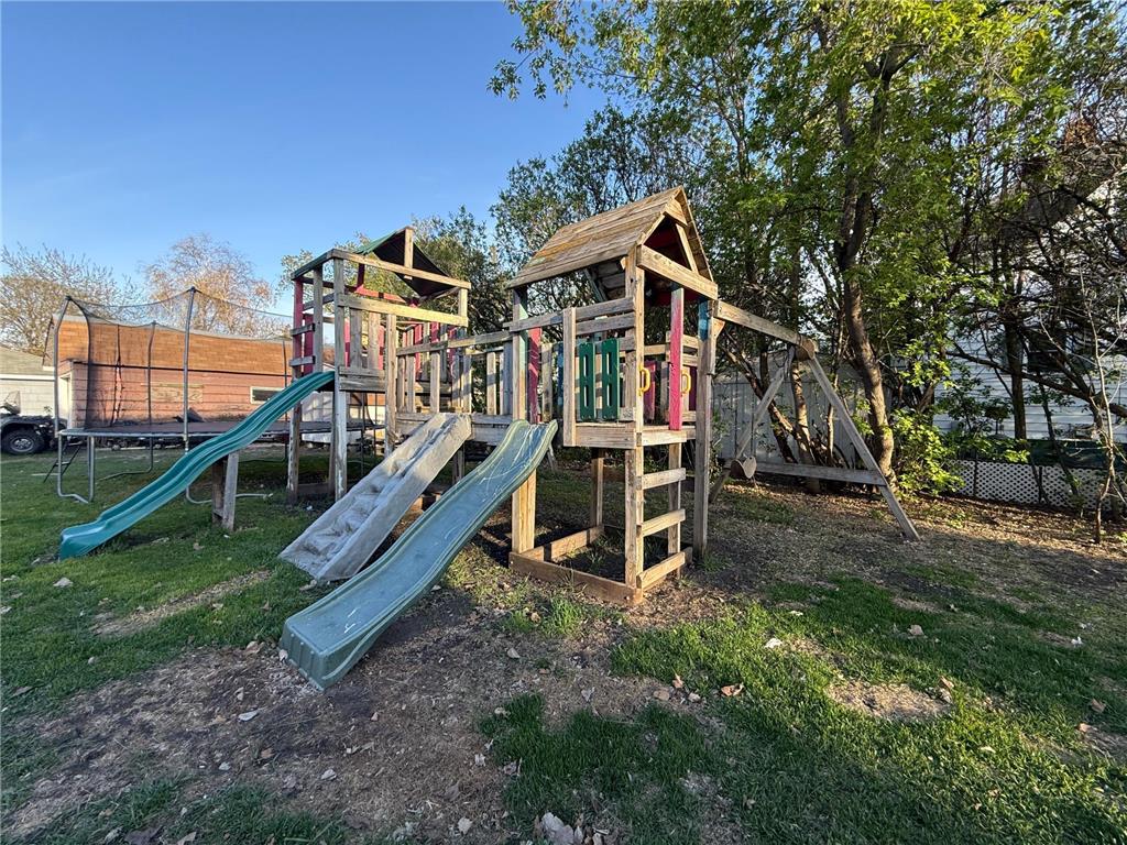 402 Saint Paul Avenue S Thief River Falls MN 56701 7079197 image41