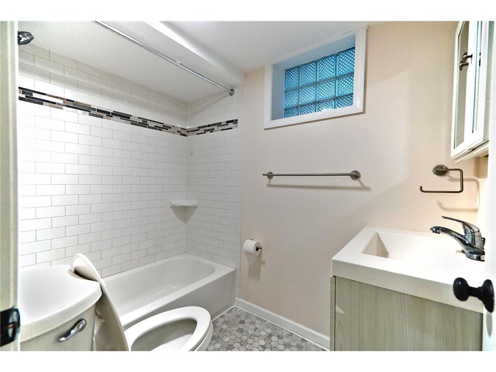 4020 Lake Road Avenue Robbinsdale MN 55422 6803784 image17