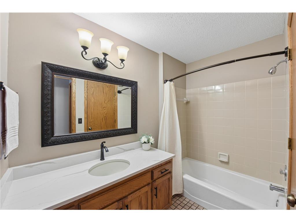 4023 Hadley Avenue N Oakdale MN 55128 7047504 image16