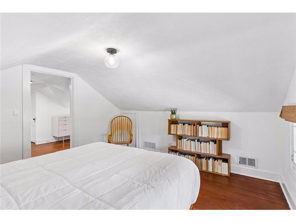 4024 Columbus Avenue Minneapolis MN 55407 7061968 image20