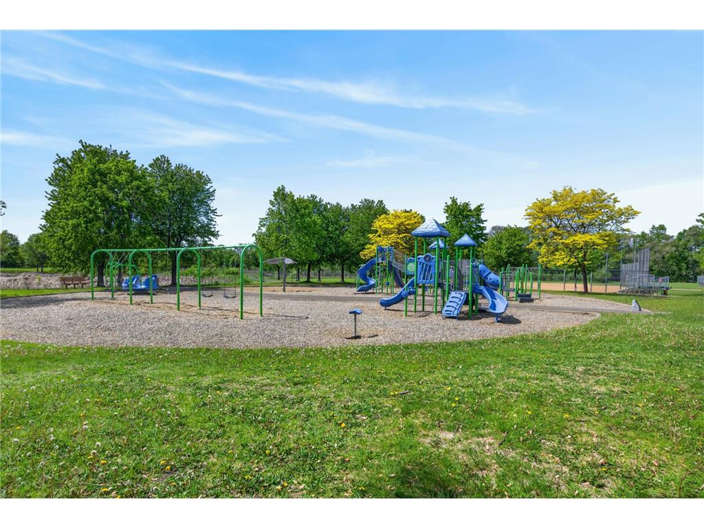 4025 Clover Avenue Vadnais Heights MN 55127 7060982 image34