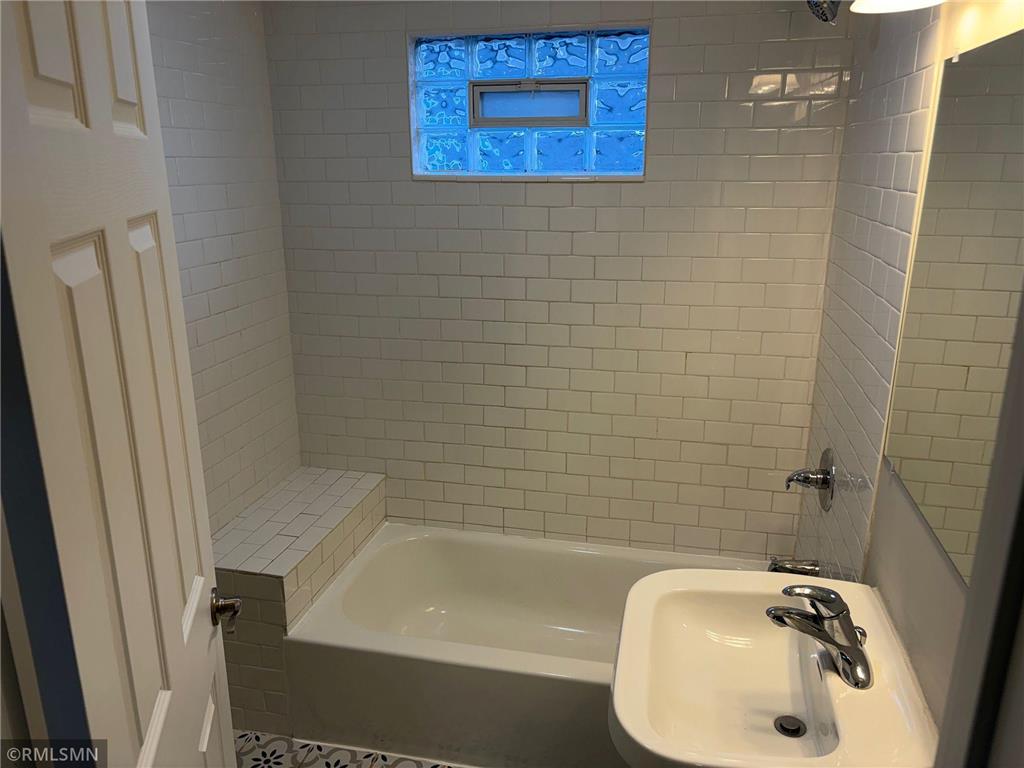 4028 Aldrich Avenue N Minneapolis MN 55412 7057458 image12
