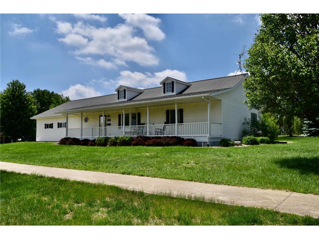403 13th Avenue NE Sibley IA 51249 7085988 image2