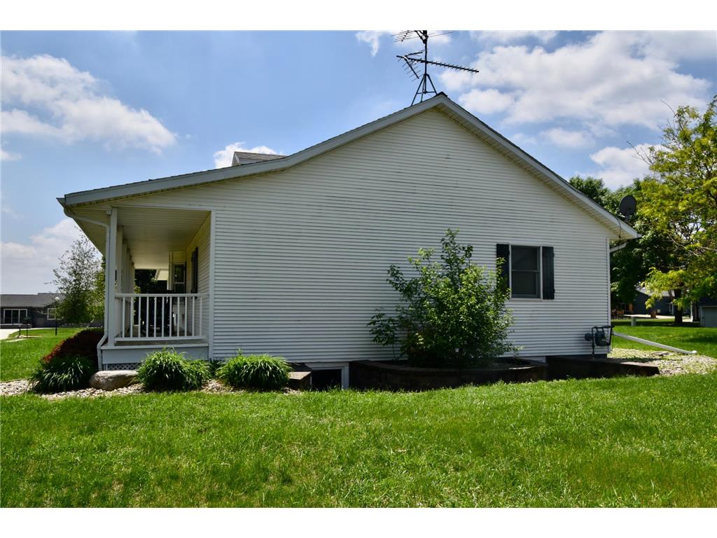 403 13th Avenue NE Sibley IA 51249 7085988 image3