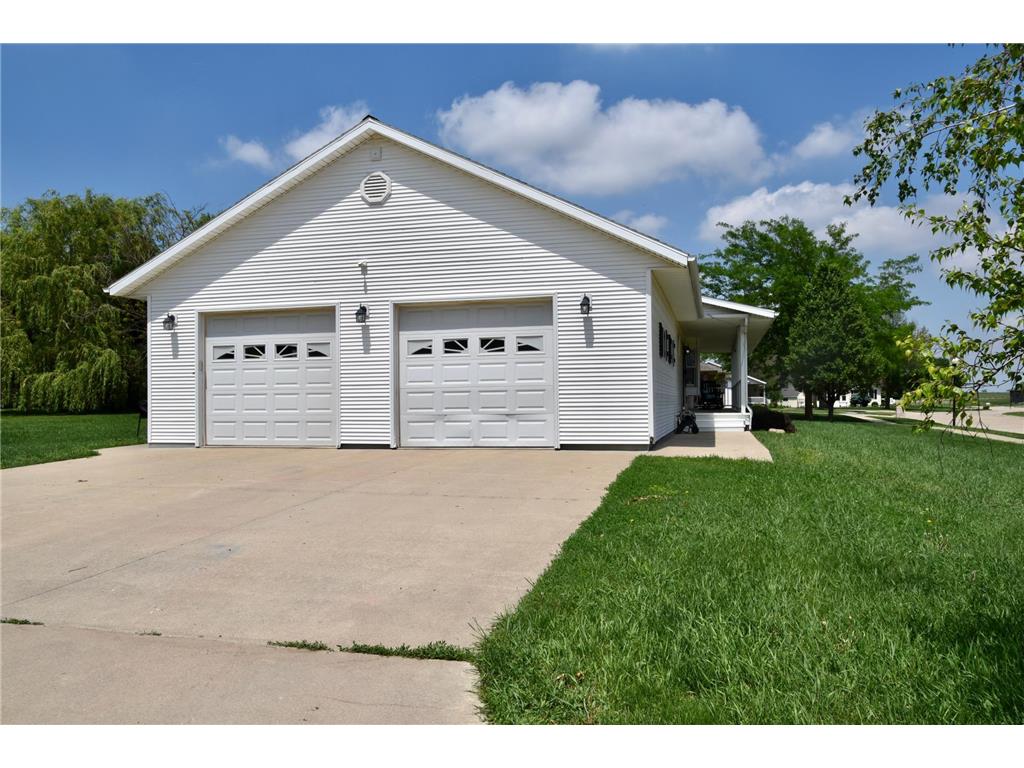 403 13th Avenue NE Sibley IA 51249 7085988 image8