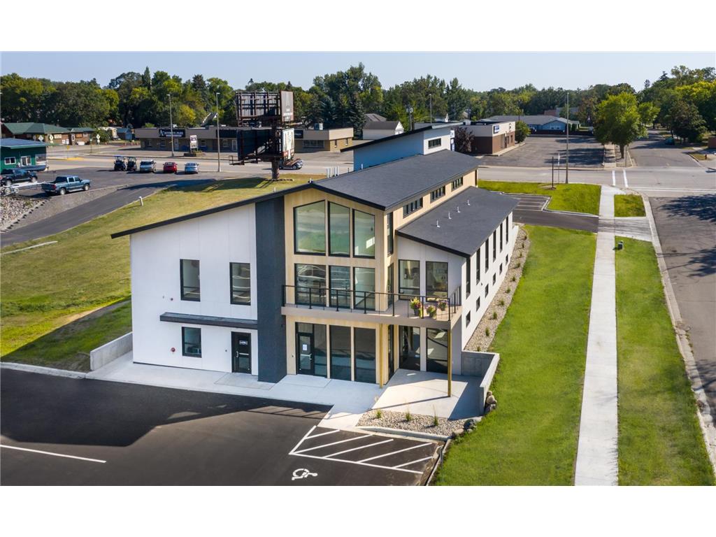 403 3rd Avenue E #Suite 2 Alexandria MN 56308 - Agnes 7000461 image1