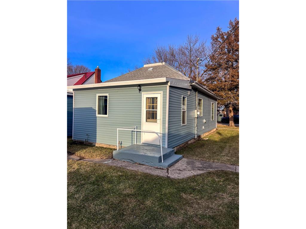 403 4th Street Danube MN 56230 7036899 image28