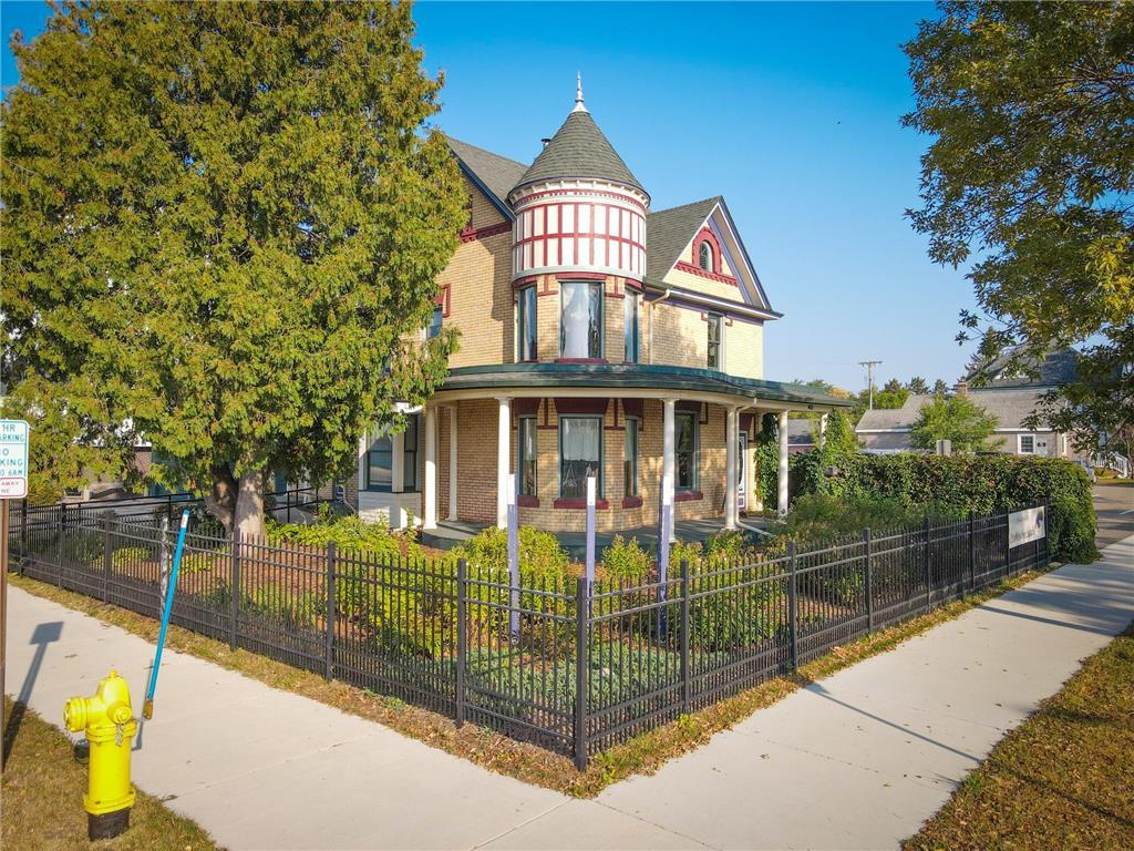 403 America Avenue NW Bemidji MN 56601 6430920 image1