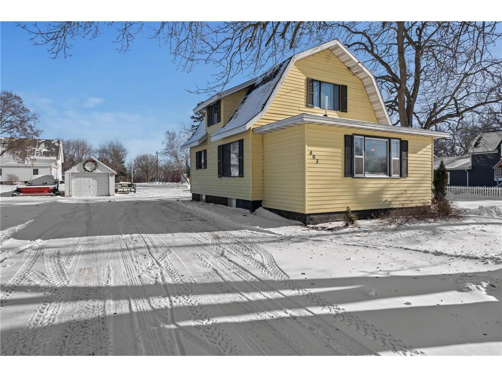 403 Central Avenue S Geneva MN 56035 6477766 image1