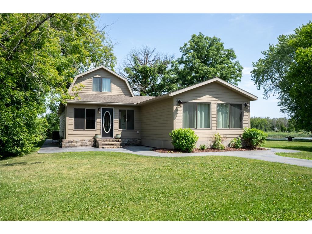 403 Riverview Drive SE Warroad MN 56763 - Warroad River - East Branch 6741572 image1