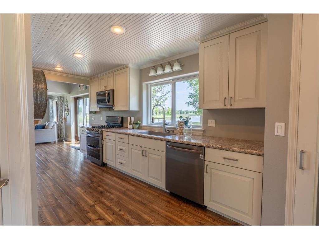 403 Riverview Drive SE Warroad MN 56763 - Warroad River - East Branch 6741572 image21