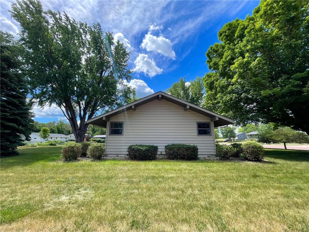 403 S Paffrath Avenue Springfield MN 56087 7098333 image57