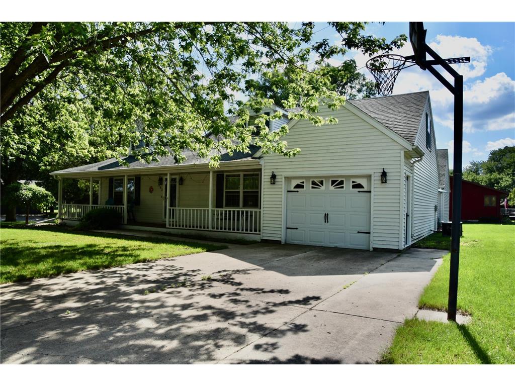 403 Walnut Drive Sibley IA 51249 6747705 image1