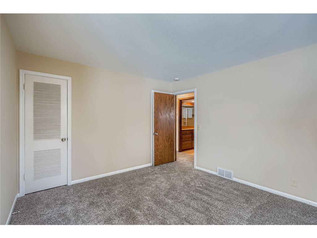 4035 Louisiana Avenue N New Hope MN 55427 7004055 image11