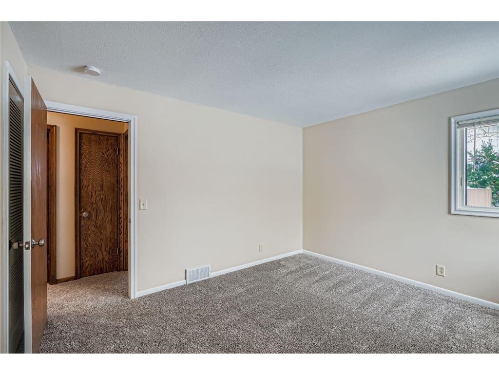 4035 Louisiana Avenue N New Hope MN 55427 7004055 image12