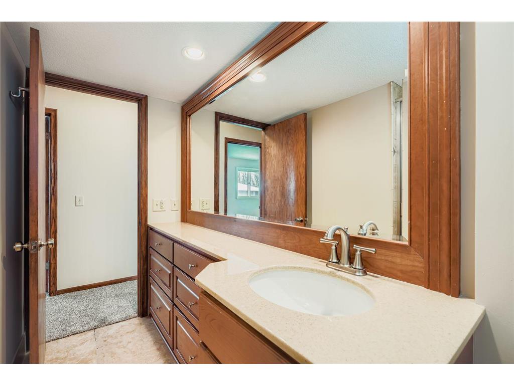 4035 Louisiana Avenue N New Hope MN 55427 7004055 image14