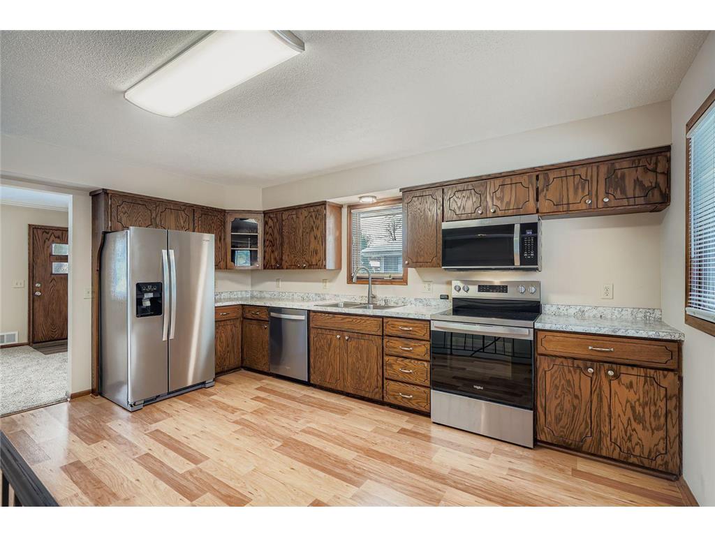 4035 Louisiana Avenue N New Hope MN 55427 7004055 image2