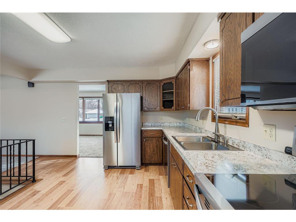 4035 Louisiana Avenue N New Hope MN 55427 7004055 image3